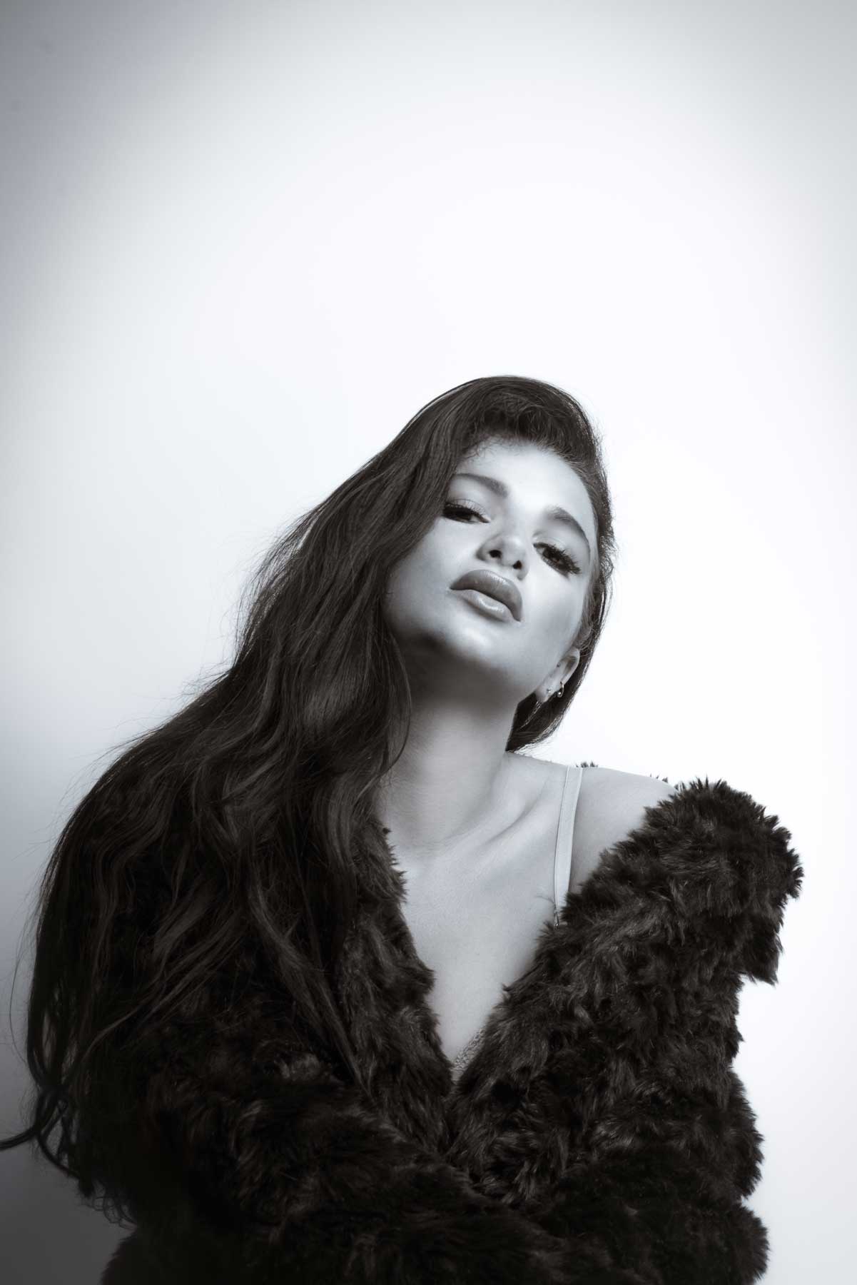Yasmin Jane – Girls Do It Better